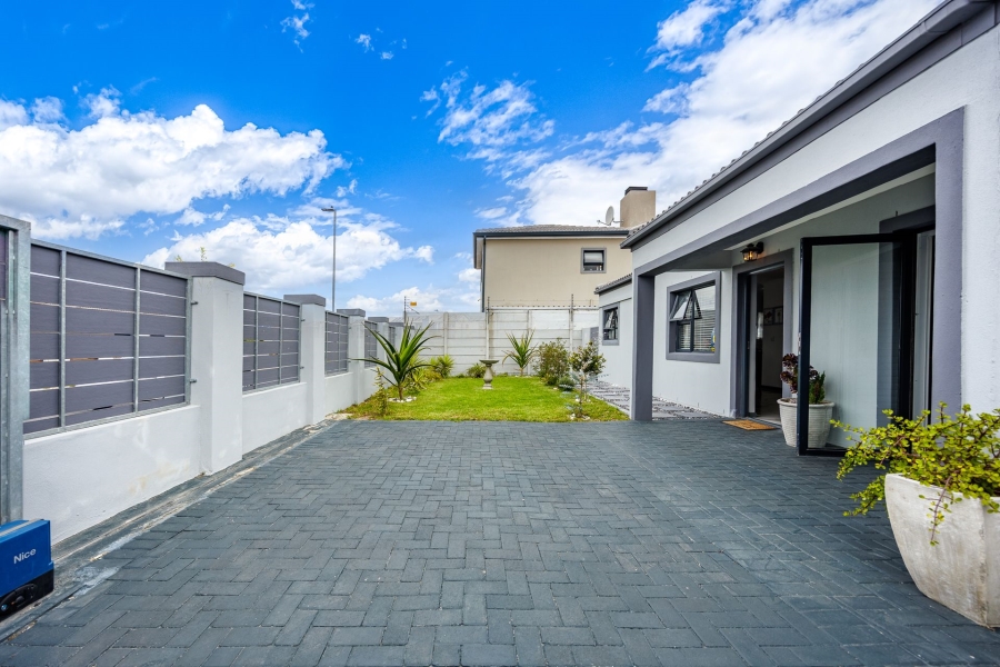 3 Bedroom Property for Sale in Annandale Western Cape